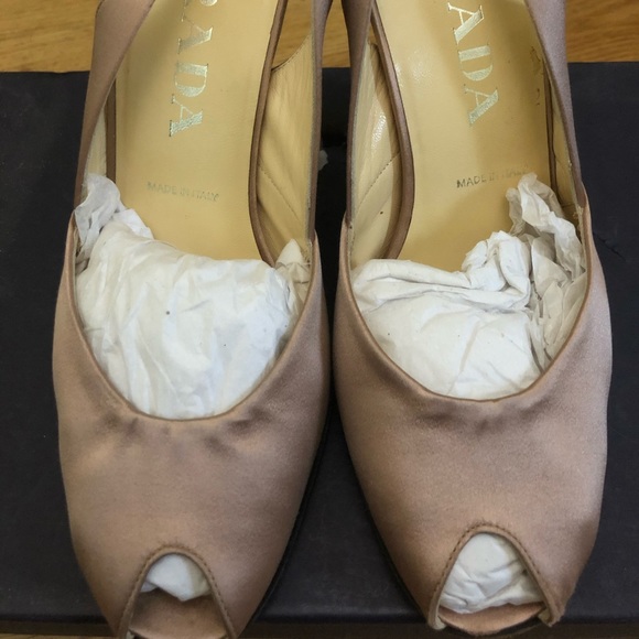 Prada heels - Picture 6 of 6